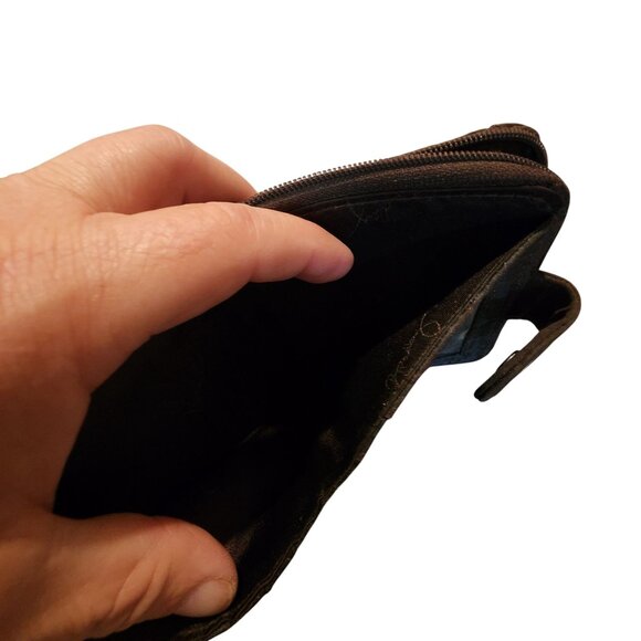 Vera Bradley Quilted Brown Wallet With Snap & Zip Closure - Picture 7 of 7